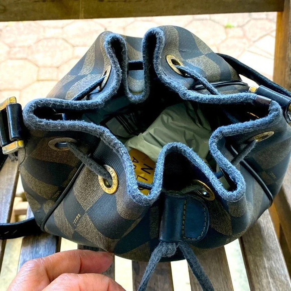 Vintage Fendi Bucket Crossbody Bag - Picture 3 of 15